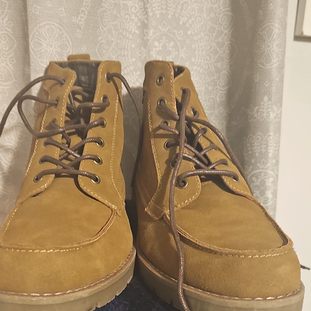 Kohl's Tan Moc-Toe Boots with Suede Upper